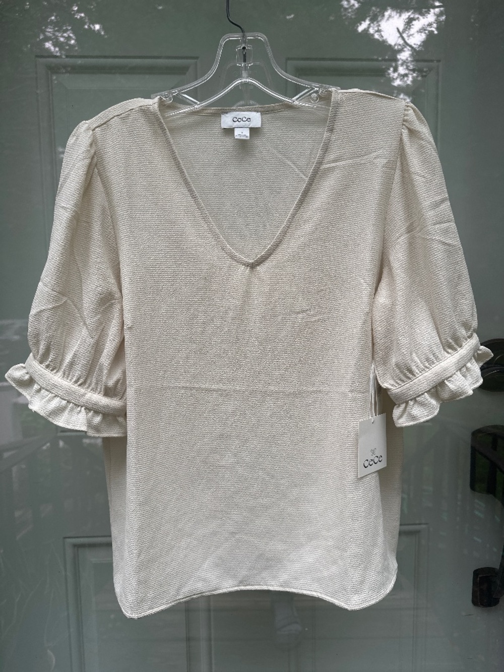 CeCe blouse with ruffled cuffs - size S
